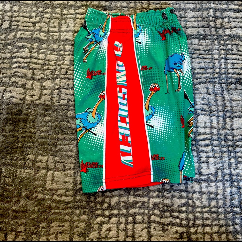 FLOW SOCIETY Boys- XS
Like New 
monopoly shorts - XS ( 5/6)